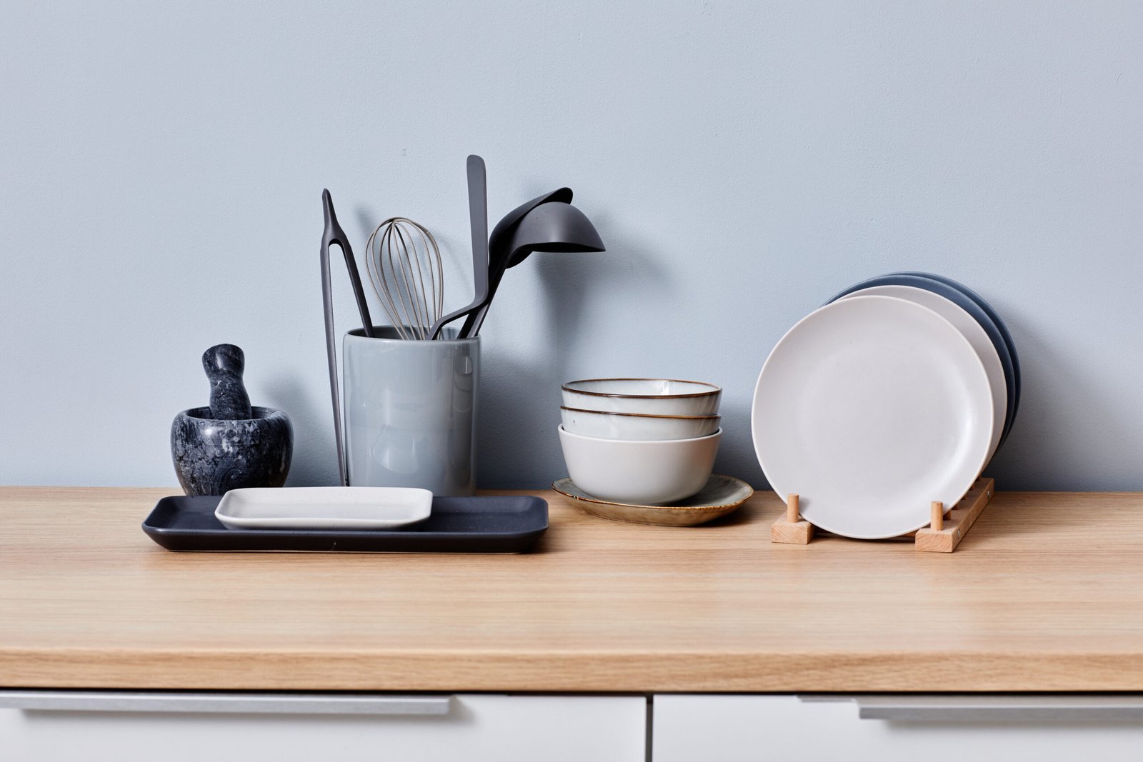 Imported stainless steel cookware, non-stick pans, and kitchen accessories